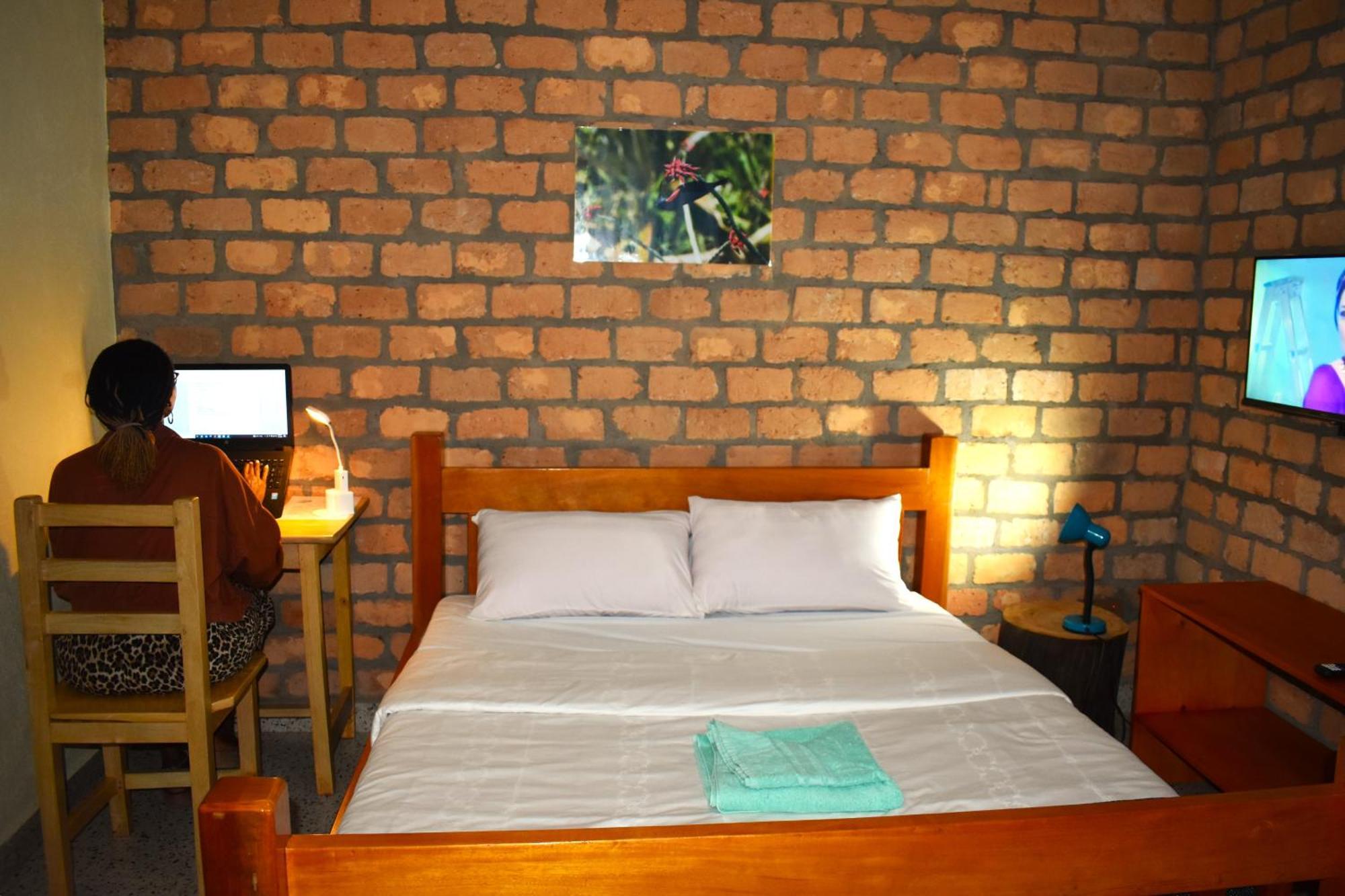Iziba Lodge - Hoima 外观 照片